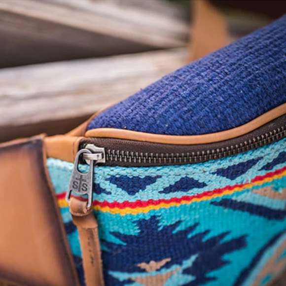 STS Ranchwear Mojave Sky Crossbody Bag - Blue and Brown - Picture 9 of 9